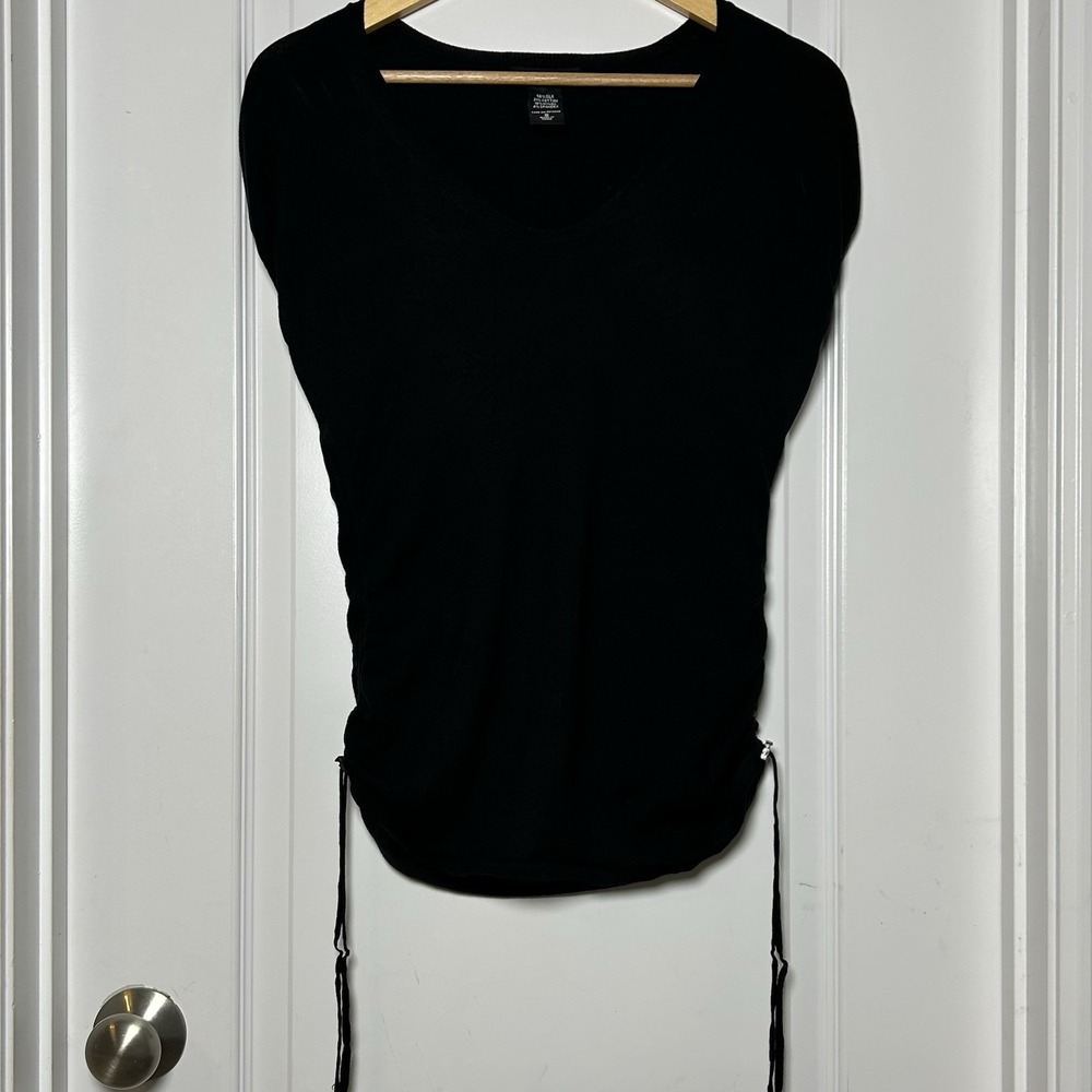 New York & Company Silk Blend Black Short Sleeve Adjustable Ruched Sides Top